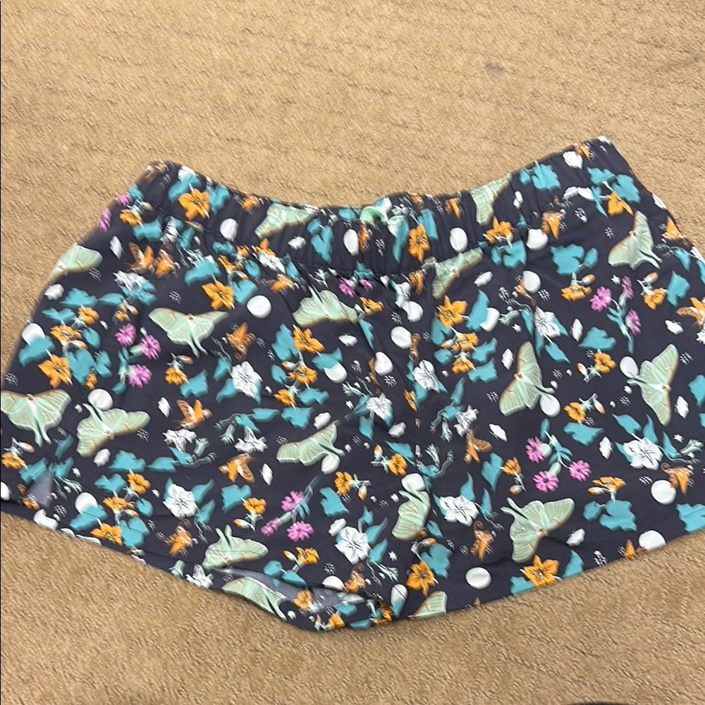 Patagonia Black and Gray Floral Short
